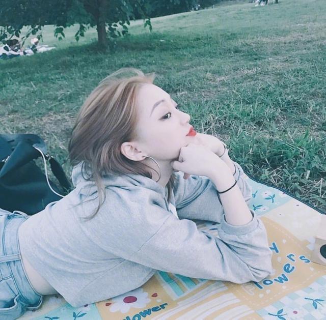 形容心里有事睡不着的句子（夜深独自悲伤的经典语录） 第9张