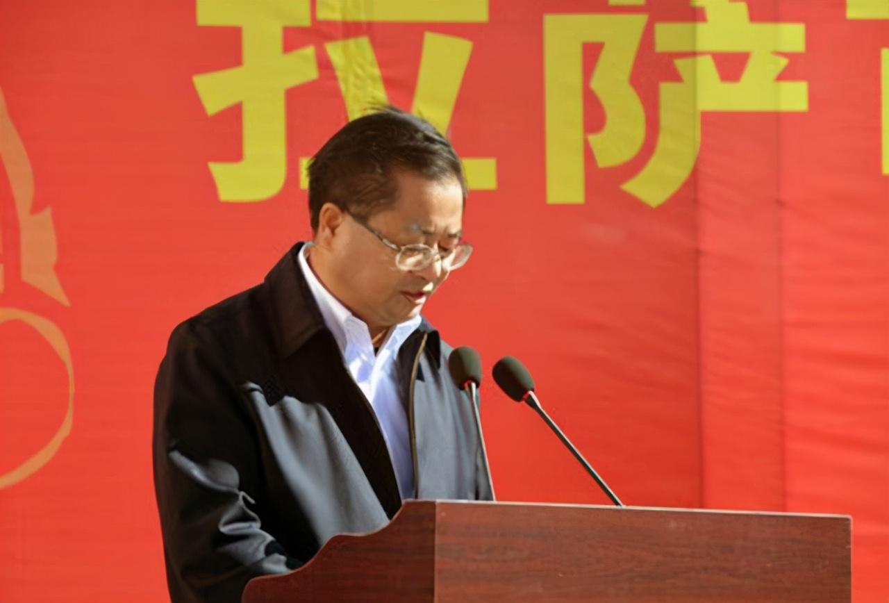 白手起家的安徽富豪凉了：巅峰时身价32亿，如今已跌落神坛 第1张