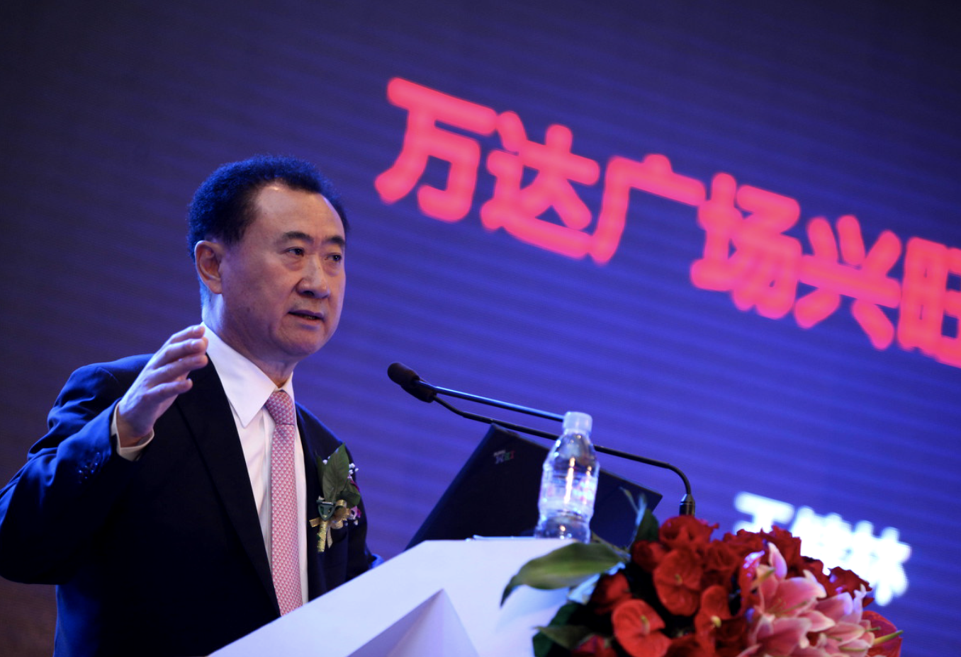 马云以4000亿身价蝉联首富，王健林却跌出天际，背后逻辑是？ 第5张