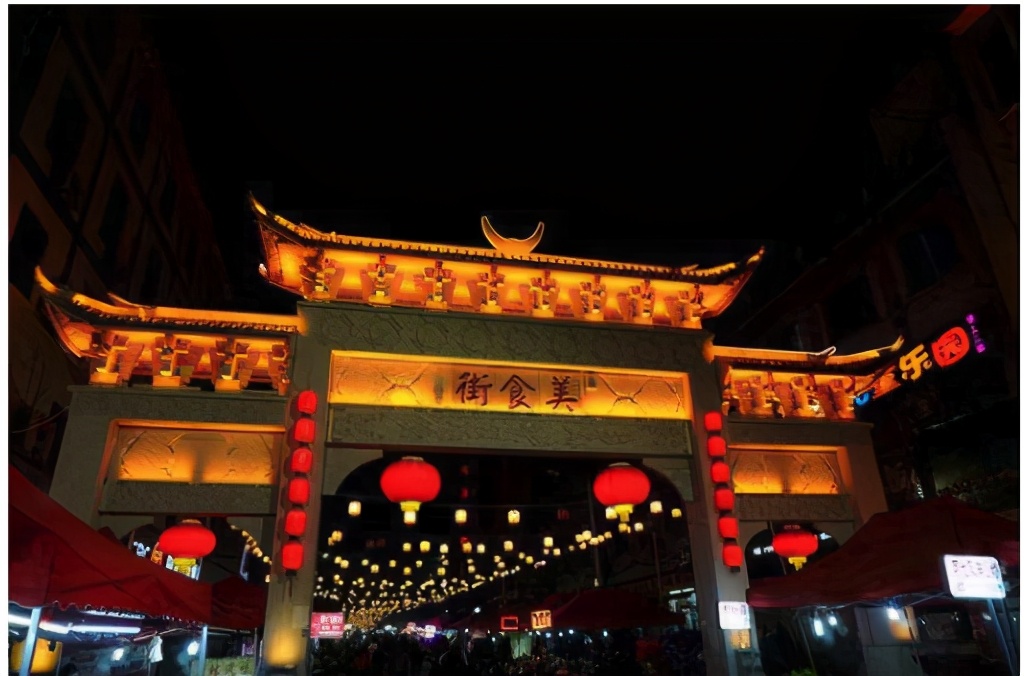 摆摊大妈靠一张“霸王卡”，一天卖出1800个肉夹馍，值得学习 第15张