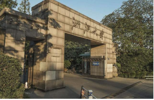 名牌大学生摆摊卖卤味，还没开业就卖出2500份，方法值得学习 第1张