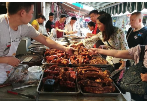 名牌大学生摆摊卖卤味，还没开业就卖出2500份，方法值得学习 第3张