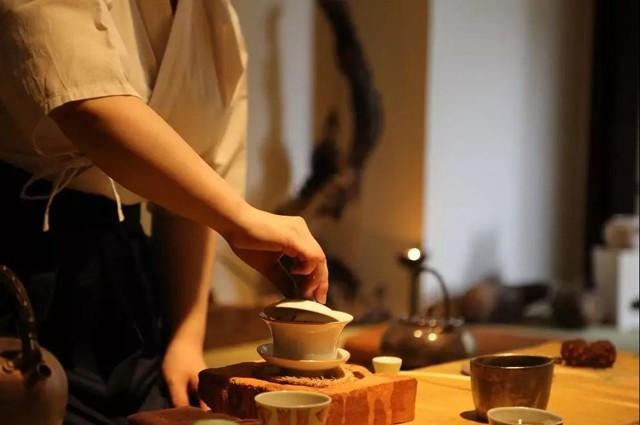 品茶的诗句有什么（品茶的经典古诗鉴赏） 第9张