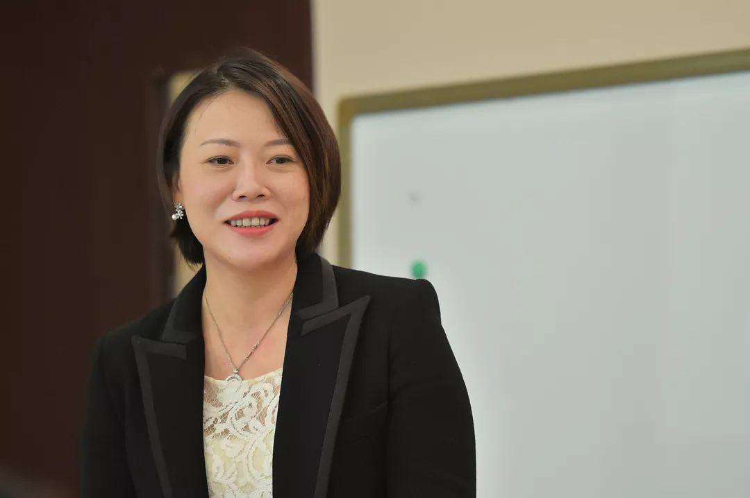 神秘的广东女富豪：把不起眼的“收废纸”生意，做到亚洲第一 第1张