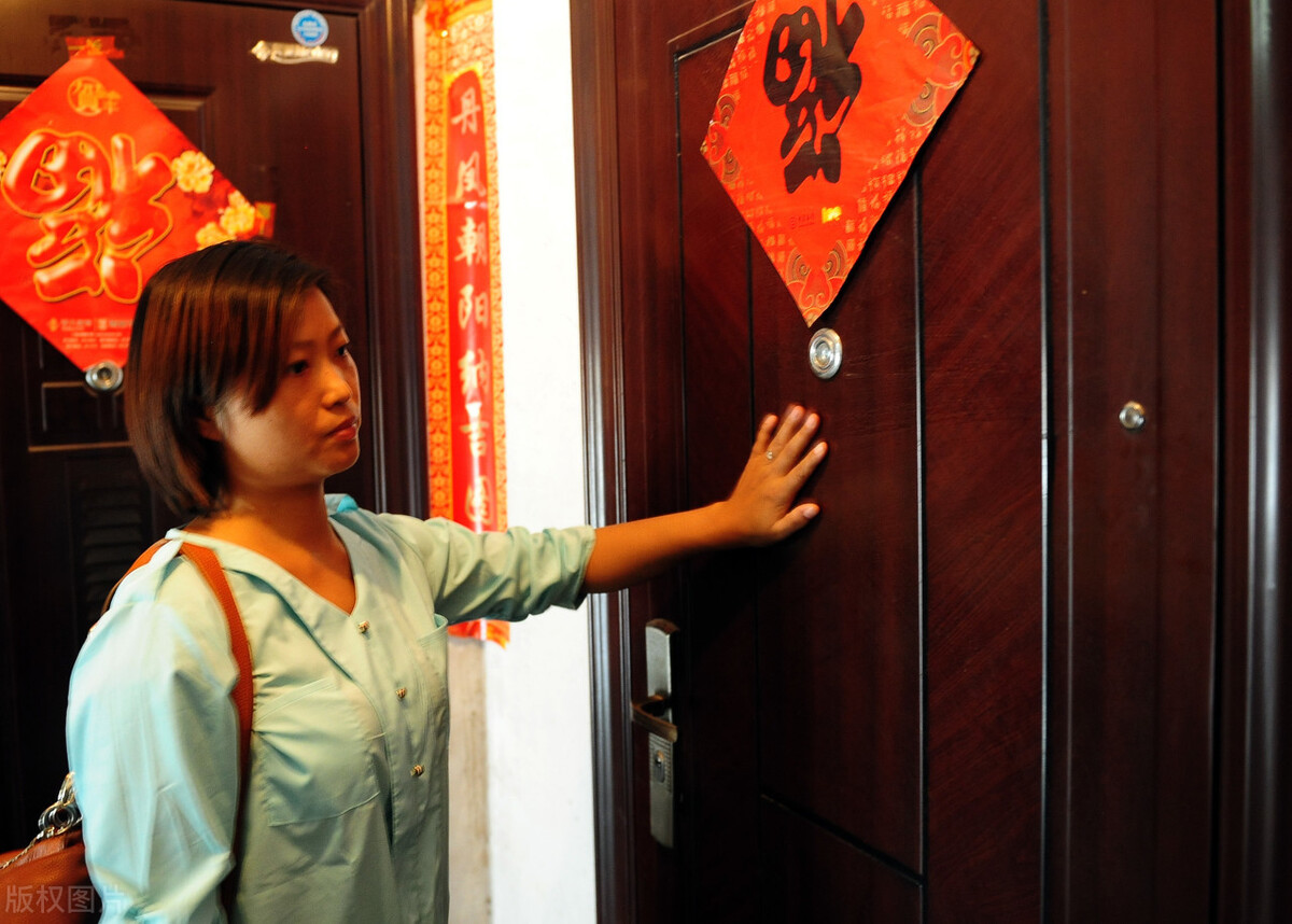 我农村姑娘，为挣钱19岁学刷漆爬脚手架，月入1万却舍不得吃肉 第17张