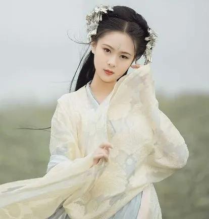 古代形容美女的句子（夸赞女人漂亮最经典句子） 第1张