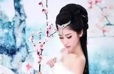 古代形容美女的句子（夸赞女人漂亮最经典句子） 第3张