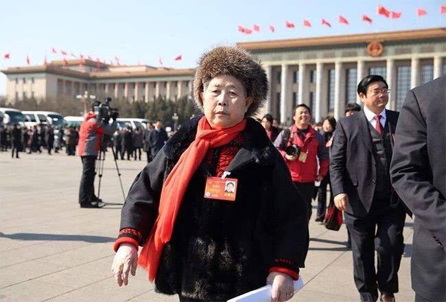 贵州3大知名富豪：一个身价上千亿，一个手握上百亿现金 第9张