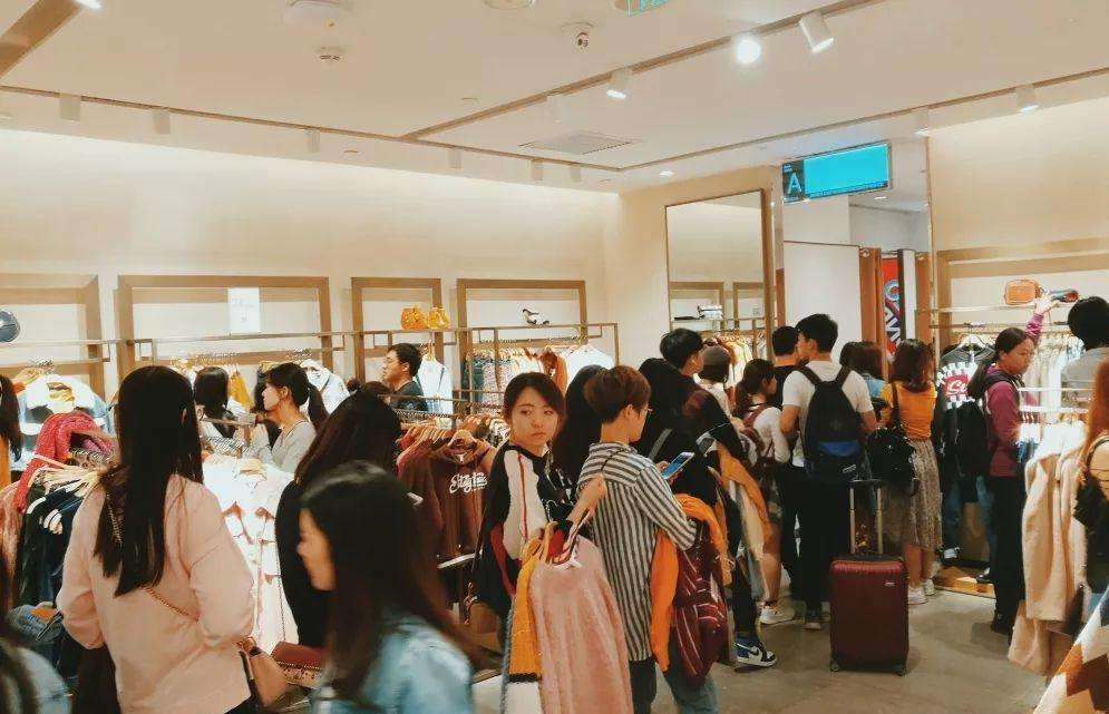 原价两百的羊毛衫降价卖几十，两月清完所有库存，老板净赚50万 第3张