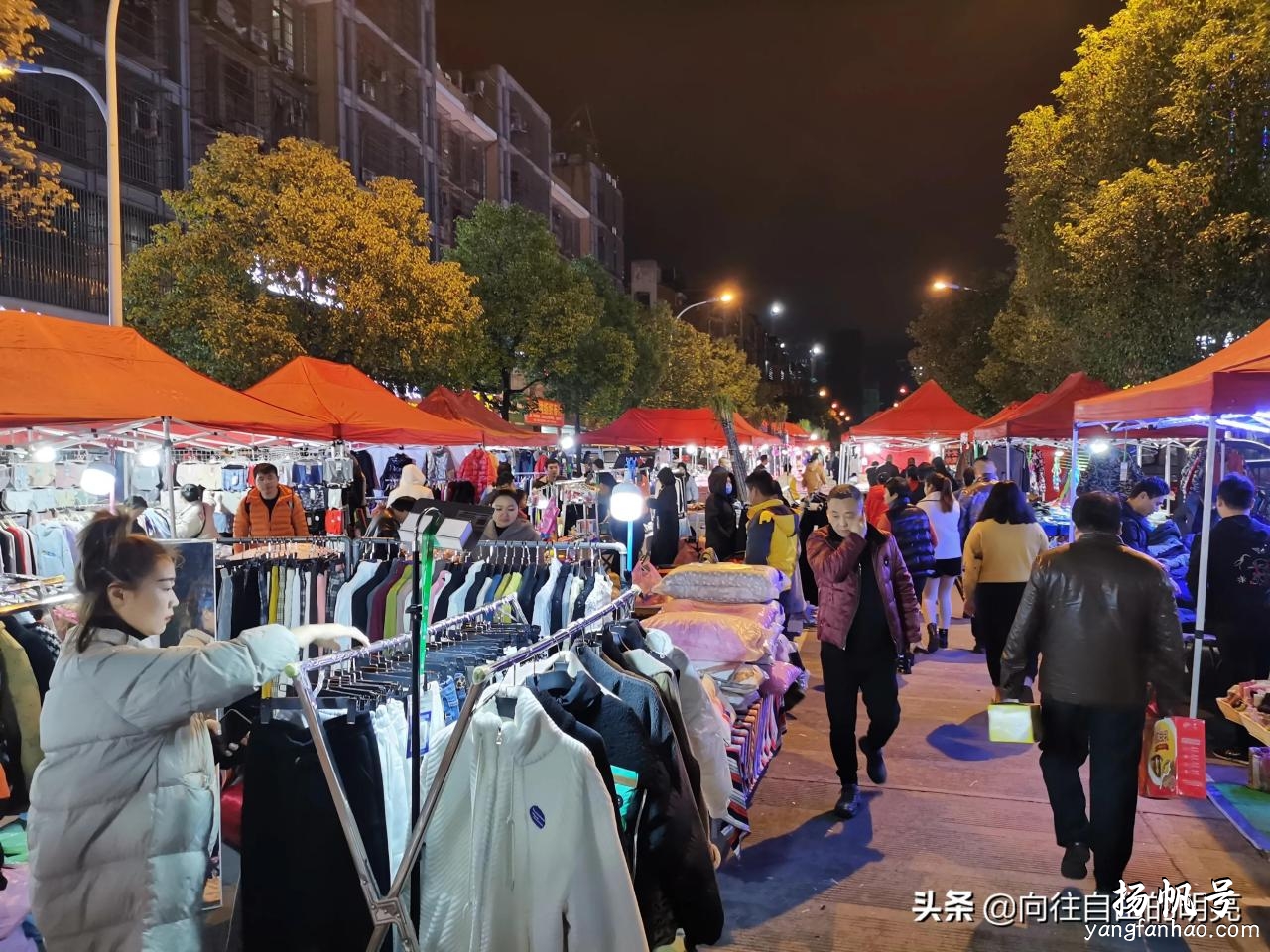 摆地摊新手卖什么，需要全面了解，给出个性化建议，以作参考。 第5张