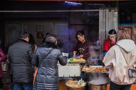 这家早餐店火了！老板太会做生意，小小店面竟然月入30万 第1张