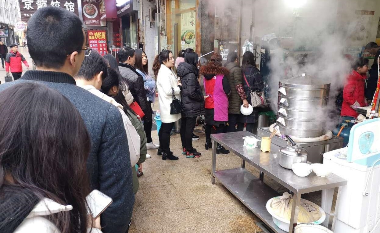 这家早餐店火了！老板太会做生意，小小店面竟然月入30万 第5张