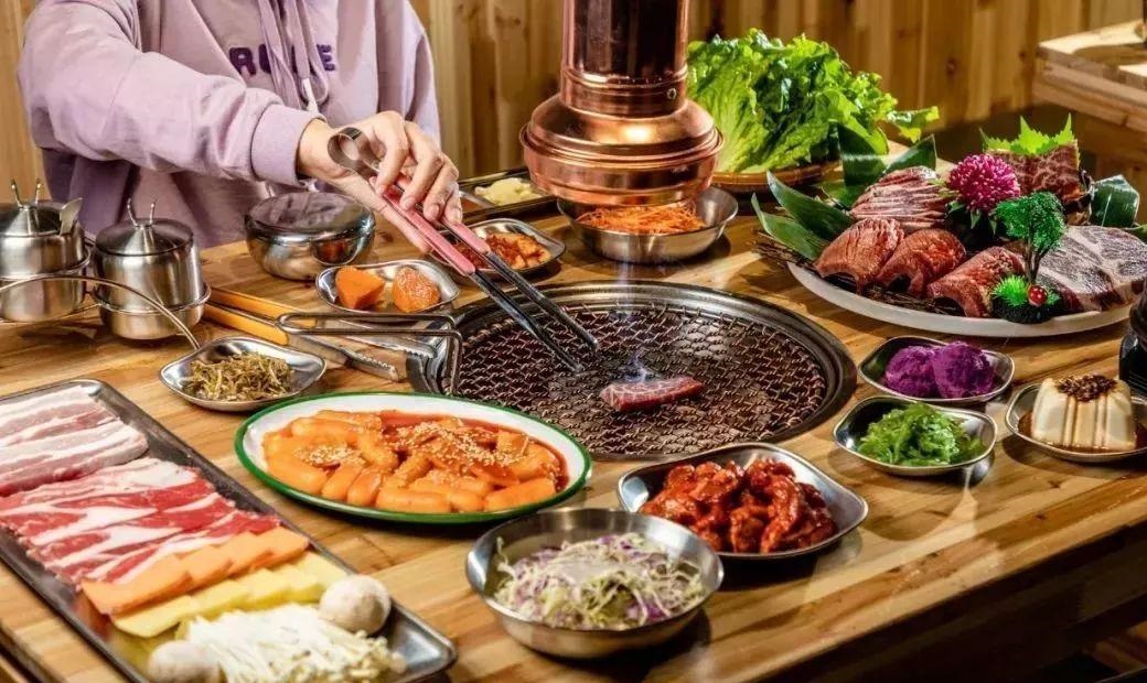 餐饮小白开了一家烤肉店，结果生意好到爆，半年赚上百万 第5张