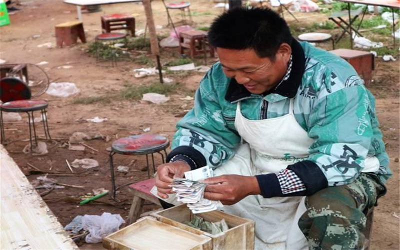 49岁的人不想打工，在农村做哪些小生意，一年能收入三五万元？ 第1张