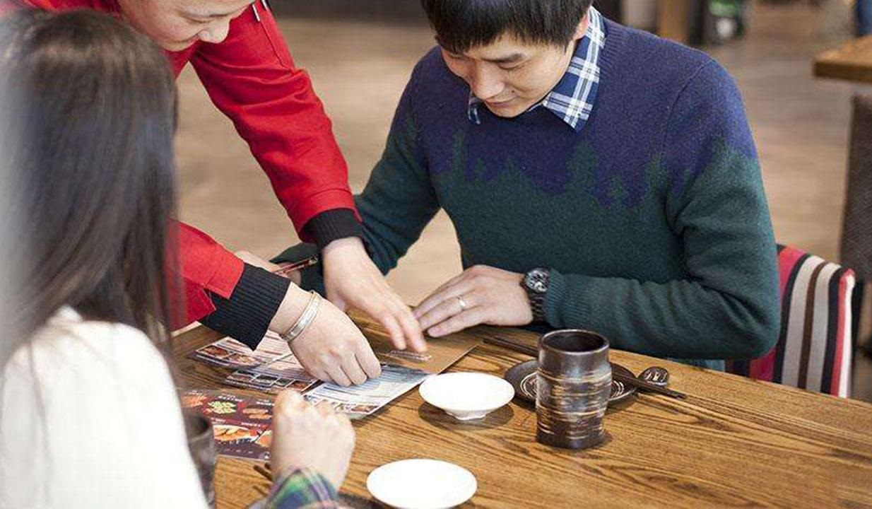 餐厅营销高招：只用三步锁定顾客，一年收入300万 第1张