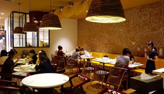 这家开在大学城的餐饮店，用两招免费模式转亏为盈，月赚8万 第1张