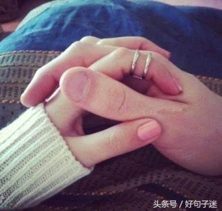 对女朋友说的暖心的话短句（送给女友的20条唯美语录） 第1张