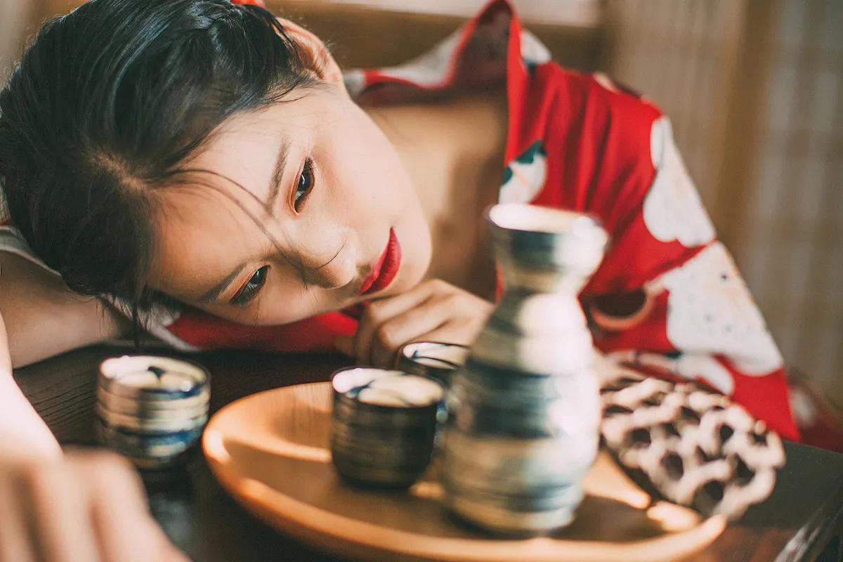 形容酒好喝的唯美句子（赞美好酒的诗句） 第3张