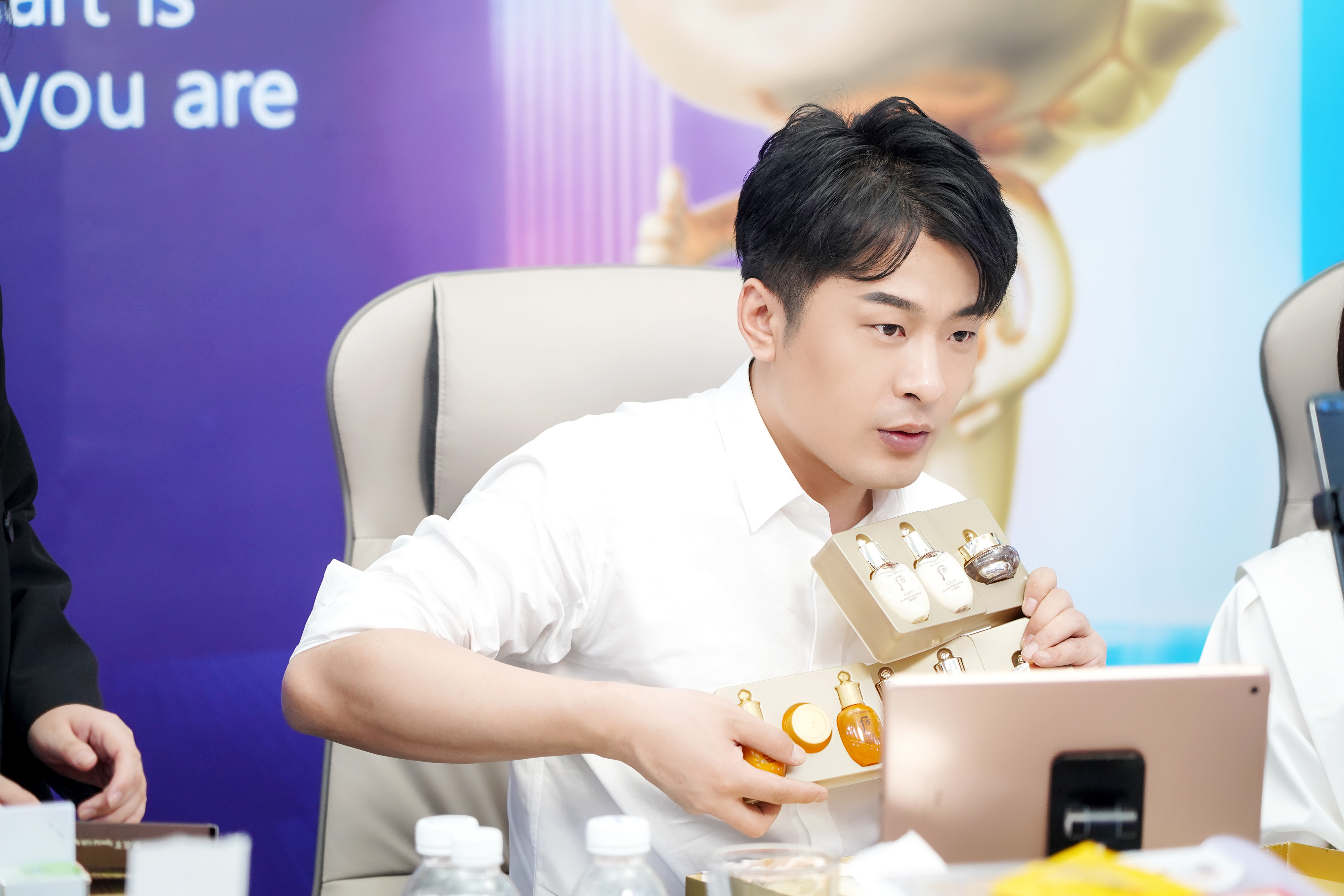 辛有志2021首播：联手上百品牌半日破20亿创全“辛”纪录 第3张