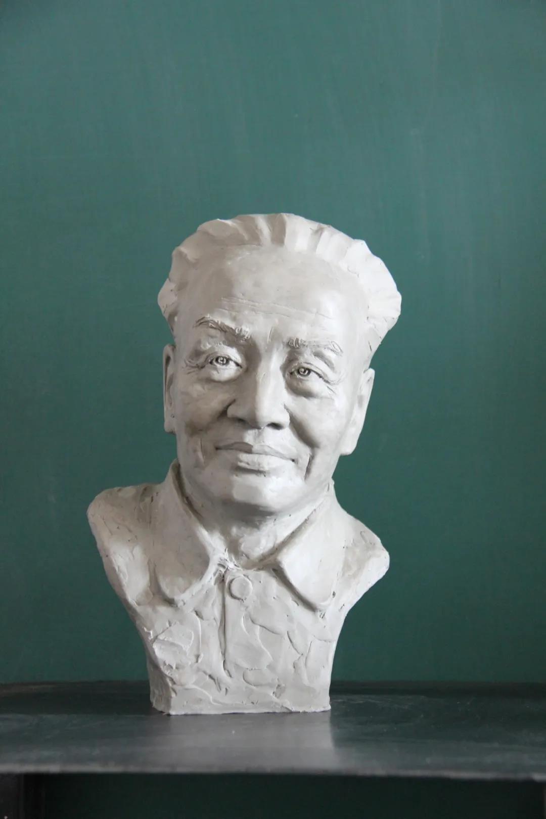 艾青的诗歌大全简单（艾青的现代诗歌鉴赏） 第9张