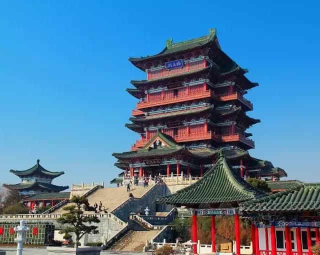 滕王阁序带拼音全文翻译（滕王阁序原文赏析及解释） 第3张