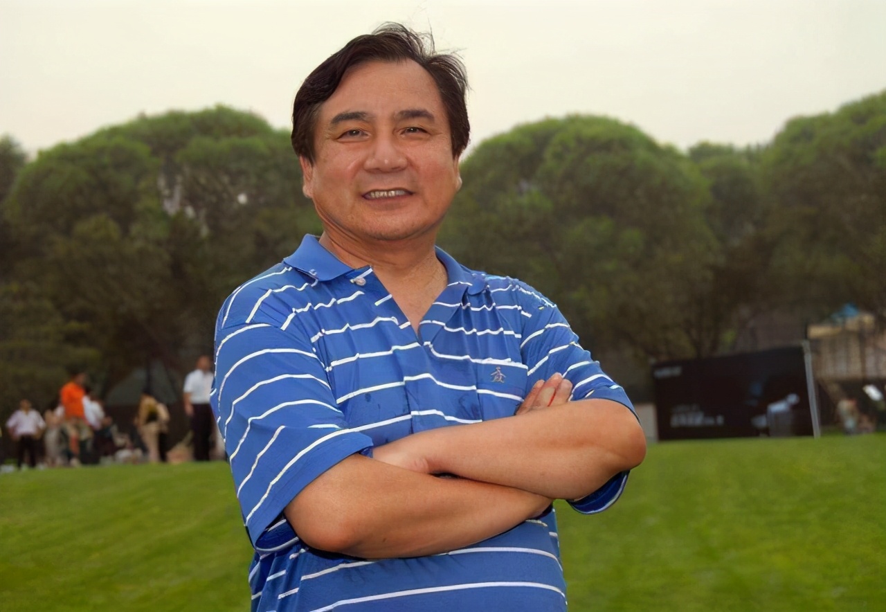 深藏北京的隐形巨富：花600万买库里南，交车仪式还请来宗庆后 第5张