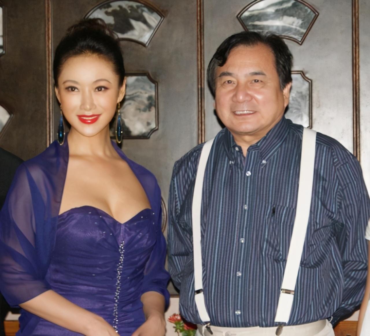 深藏北京的隐形巨富：花600万买库里南，交车仪式还请来宗庆后 第7张