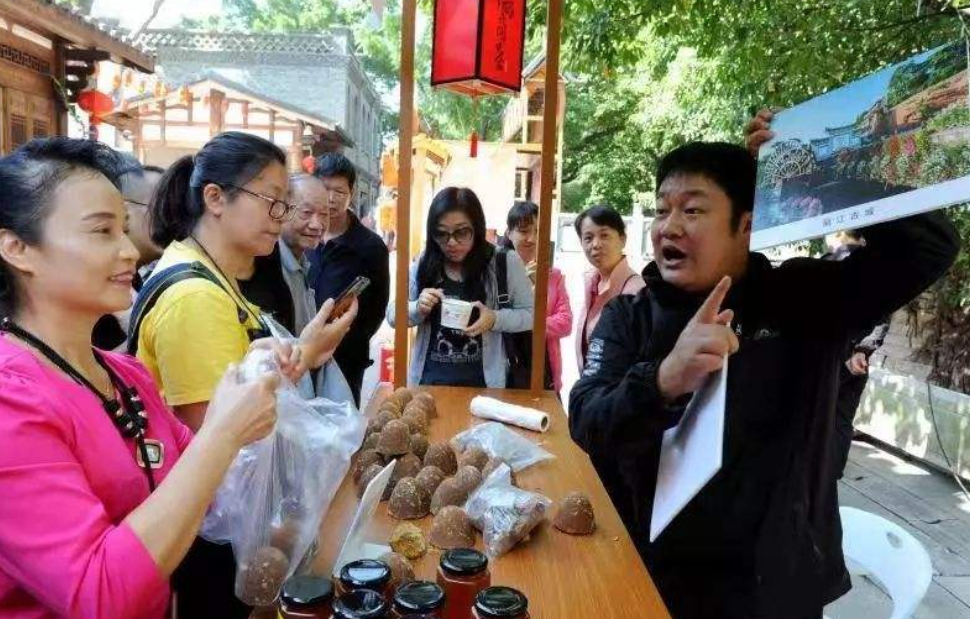 还记得"丽江石榴哥"吗？2年前他突然爆红网络，现在怎么样了？ 第7张