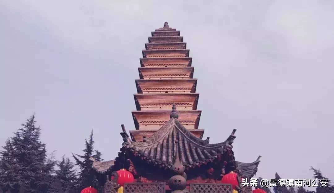 有关爱国的诗句和名言（表达爱国情怀的诗句） 第11张