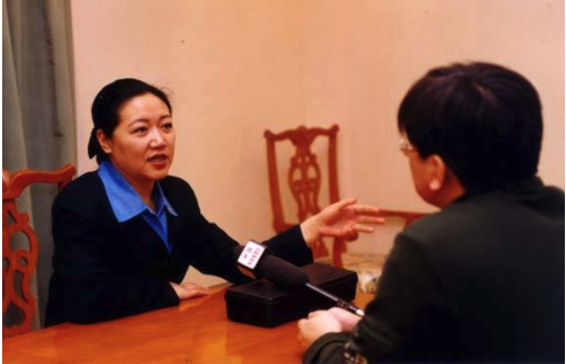 励志“打工女皇”：初中毕业就得白血病，奋斗12年成微软总裁 第1张