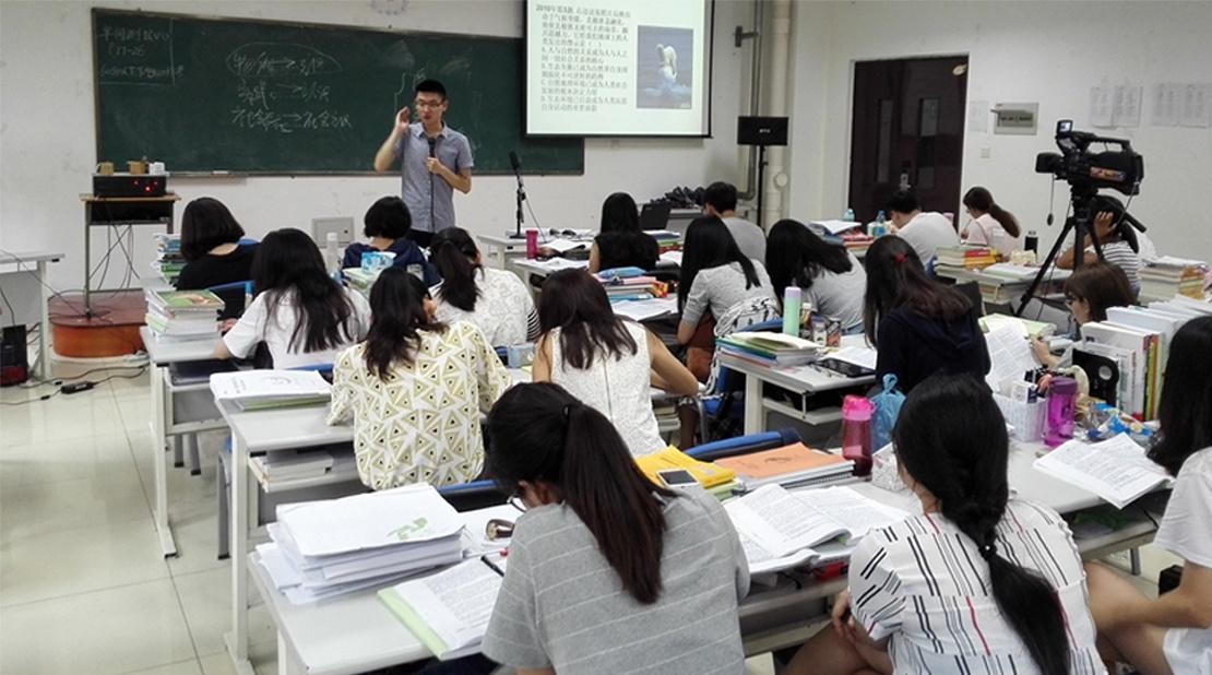 书店不断赚钱的秘密！老板免费送书，不亏反赚，一年收入超百万 第1张