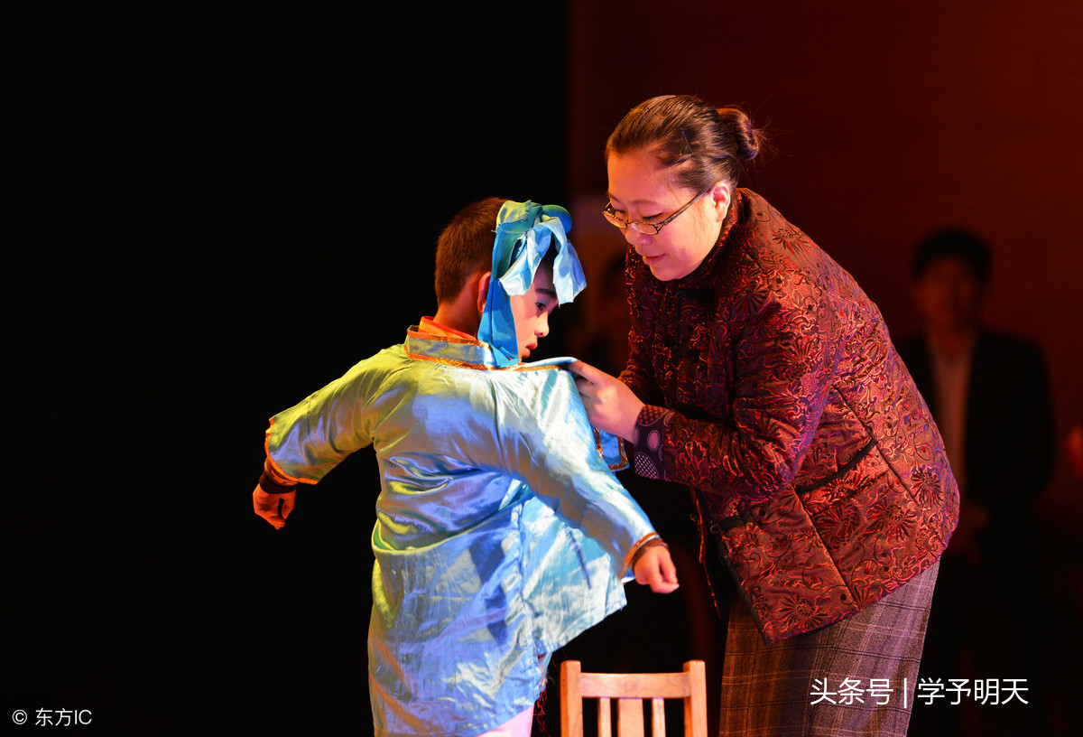 游子吟古诗带拼音注解（拼音版游子吟赏析及翻译） 第1张