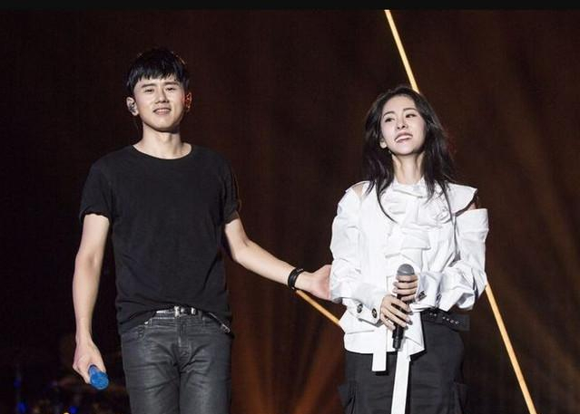 媒体曝谢娜深夜发文官宣离婚，她本人和老公张杰均未发声 第19张