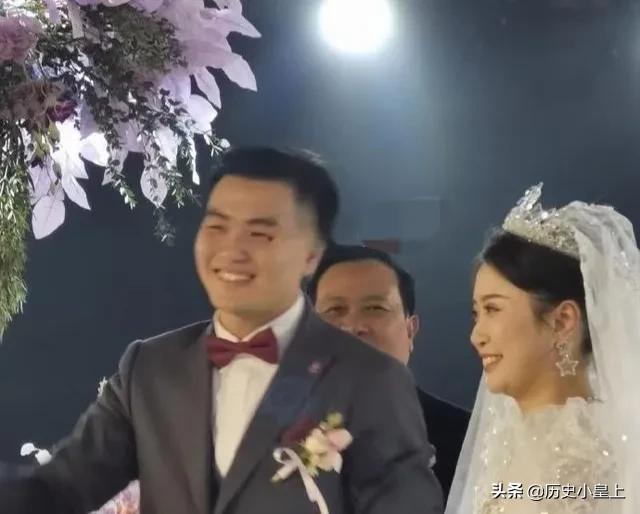 川航8633事件后，副驾驶治疗期间，与女航医恋爱，2022年举办婚礼 第19张