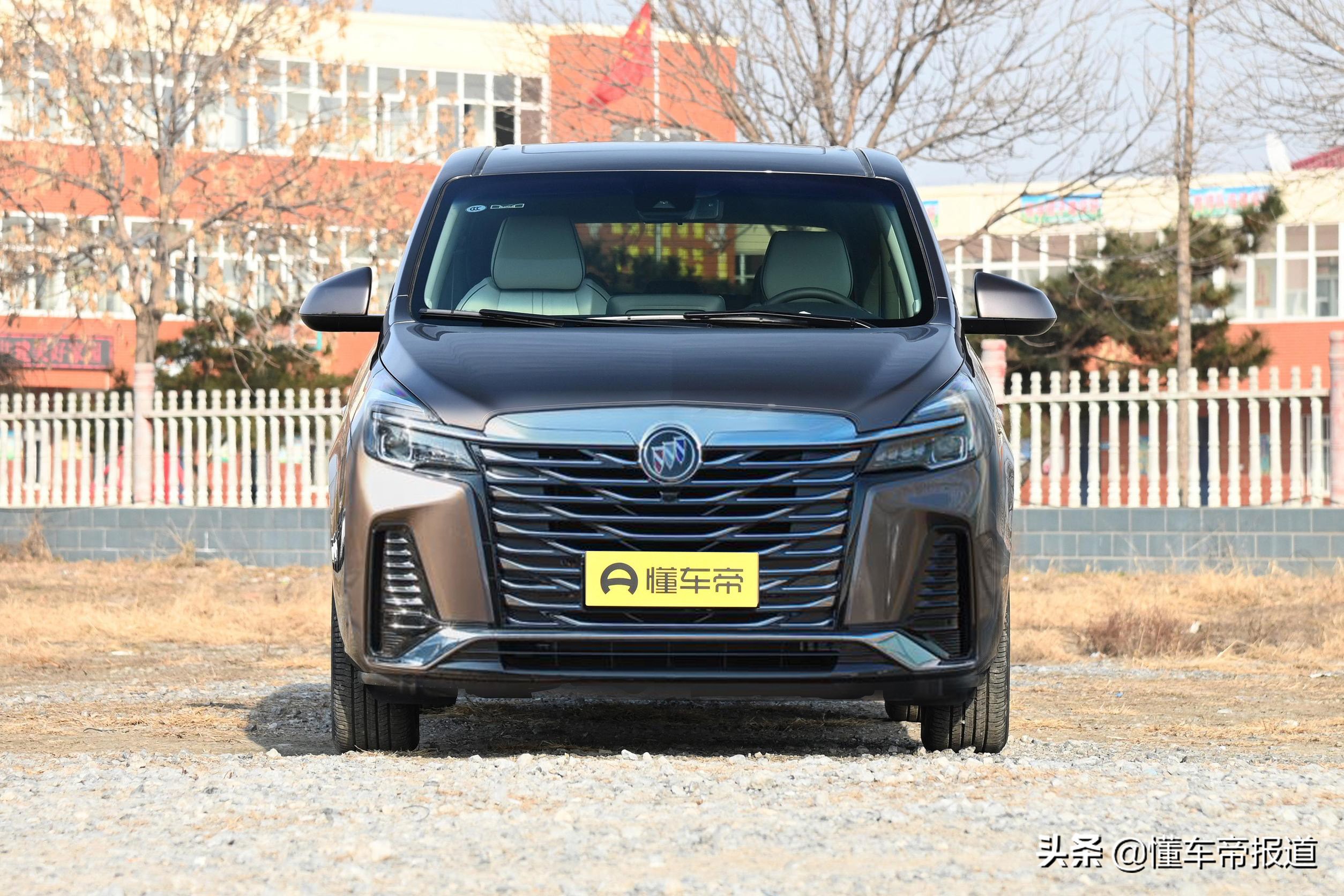 新车 | 前脸全面“大嘴化”，曝新款别克GL8陆上公务舱、ES陆尊实车 第11张