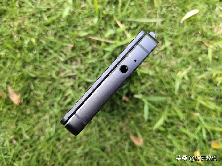 200多的折叠双屏手机？中兴天机M简评 第15张
