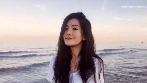 媒体曝谢娜深夜发文官宣离婚，她本人和老公张杰均未发声 第9张