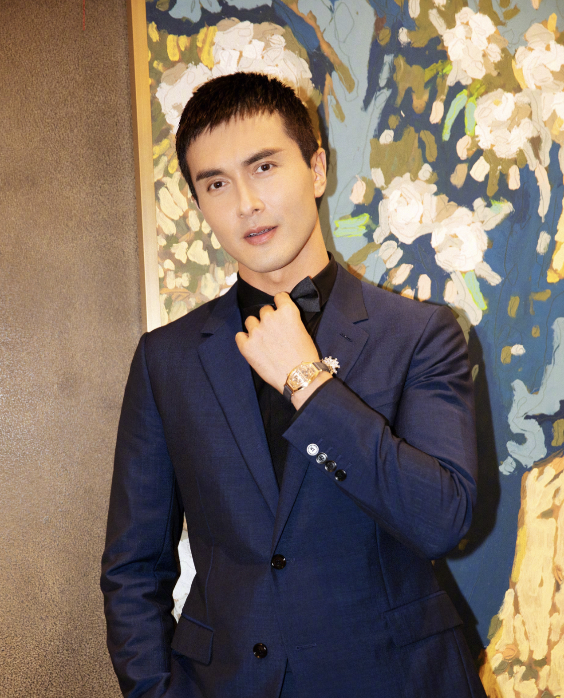39岁高伟光疑恋情曝光，被拍与一女性外出逛街，举止亲密疑见家长 第25张