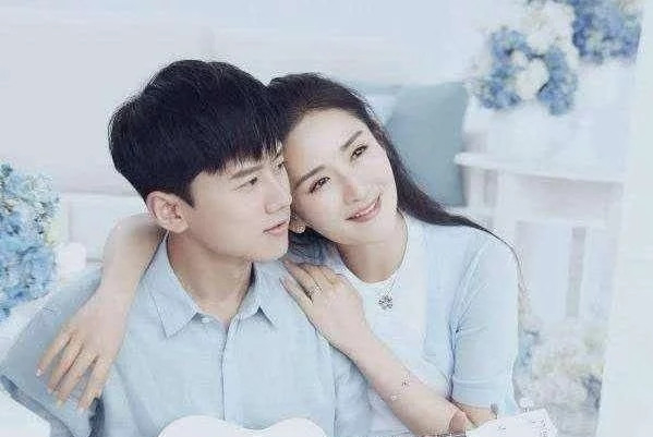 媒体曝谢娜深夜发文官宣离婚，她本人和老公张杰均未发声 第21张