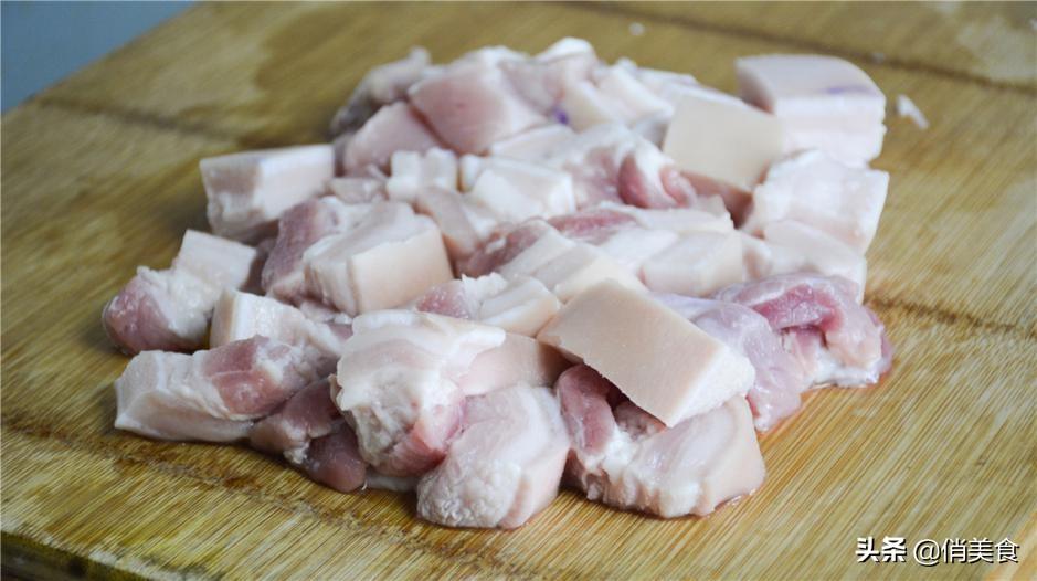 红烧肉怎么做才好吃不腻（ 最新最简单的红烧肉方法） 第5张