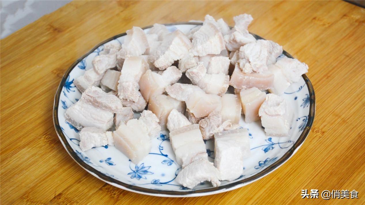 红烧肉怎么做才好吃不腻（ 最新最简单的红烧肉方法） 第7张