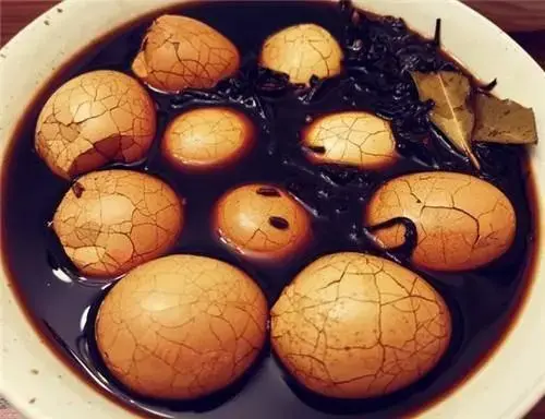 茶叶蛋怎么做最好吃又简单（简单茶叶蛋的做法入味的方法分享） 第1张