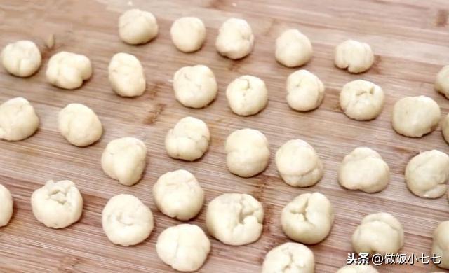芝麻球的制作方法和配料（正宗麻球做法和配方分享） 第5张
