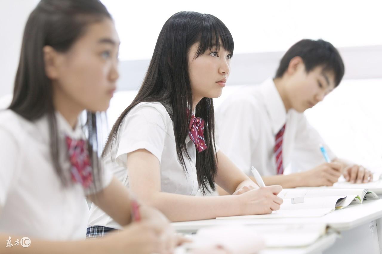 女孩怎么追喜欢的男生（女孩追男孩子的技巧和方法） 第3张