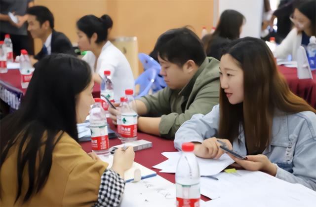 校招和社招的区别工资待遇（社会招聘和校园招聘的优缺点） 第5张