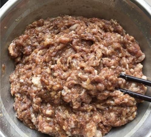 肉馅包子怎么调馅才香（ 包子馅的调料详细配方） 第7张