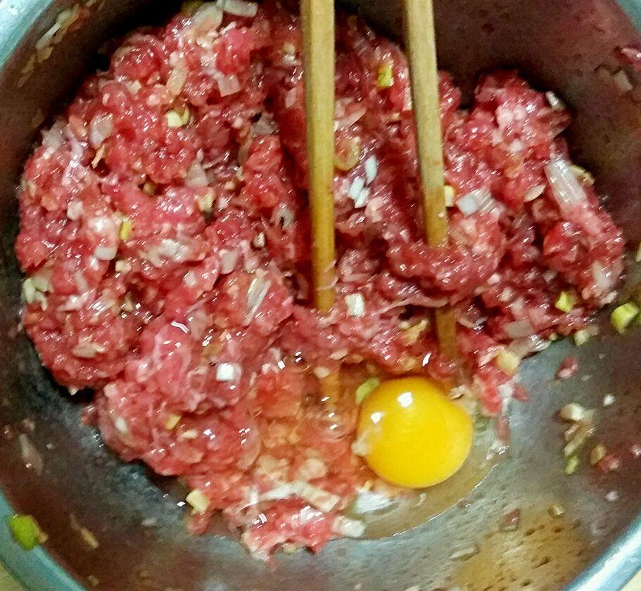 肉馅包子怎么调馅才香（ 包子馅的调料详细配方） 第9张