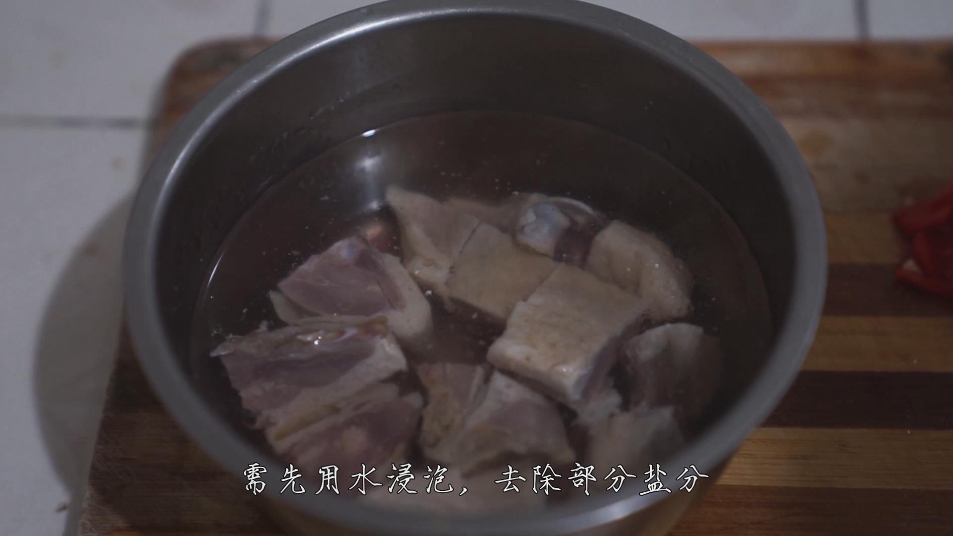 腊鸭腿怎么做好吃（土豆腊鸭腿的做法） 第5张