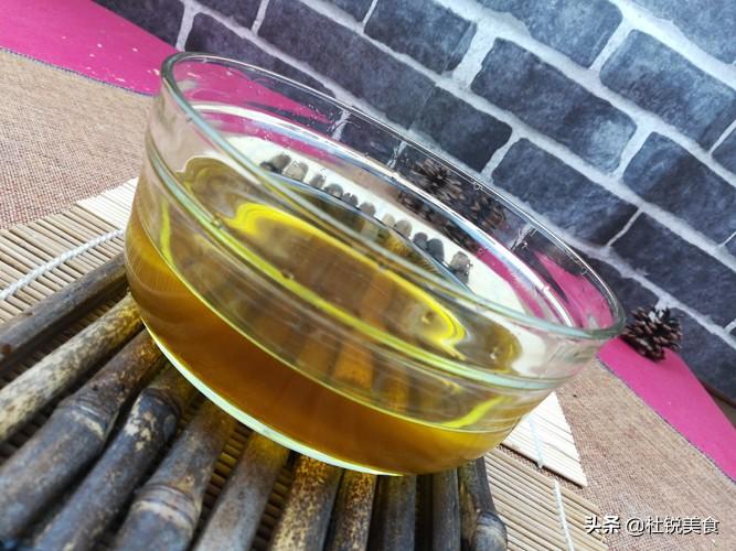 新鲜花椒油的制作方法（自制花椒油的方法分享） 第1张