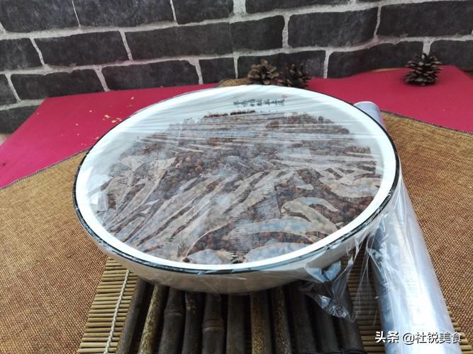 新鲜花椒油的制作方法（自制花椒油的方法分享） 第7张